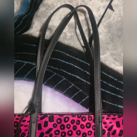 Strawberry Leopard Sally's Bag Leopard Print Pink - Picture 2 of 8